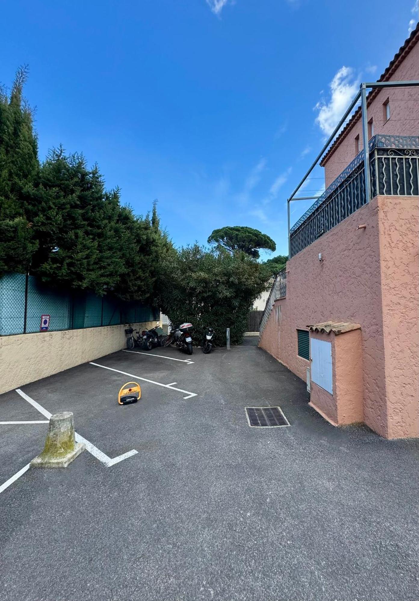 Studio Climatise, Terrasse, Parking Prive, 50M De La Plage Saint-Tropez Exterior photo